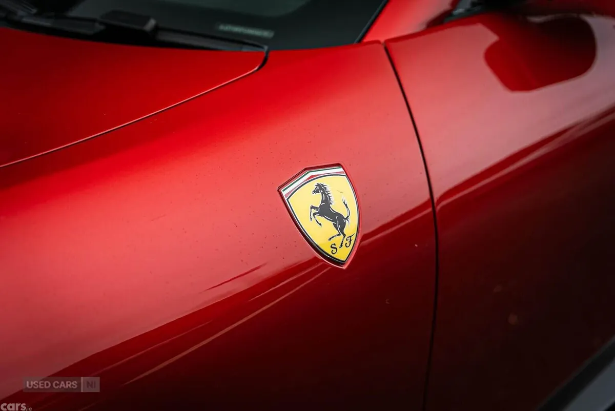 Ferrari Roma , Petrol, 2025, Red