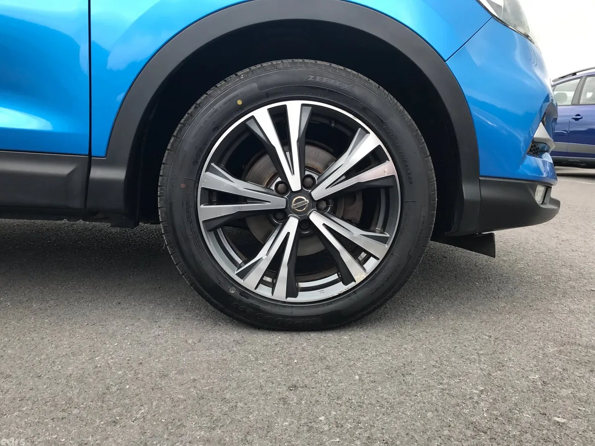 Nissan Qashqai Hatchback, Diesel, 2018, Blue