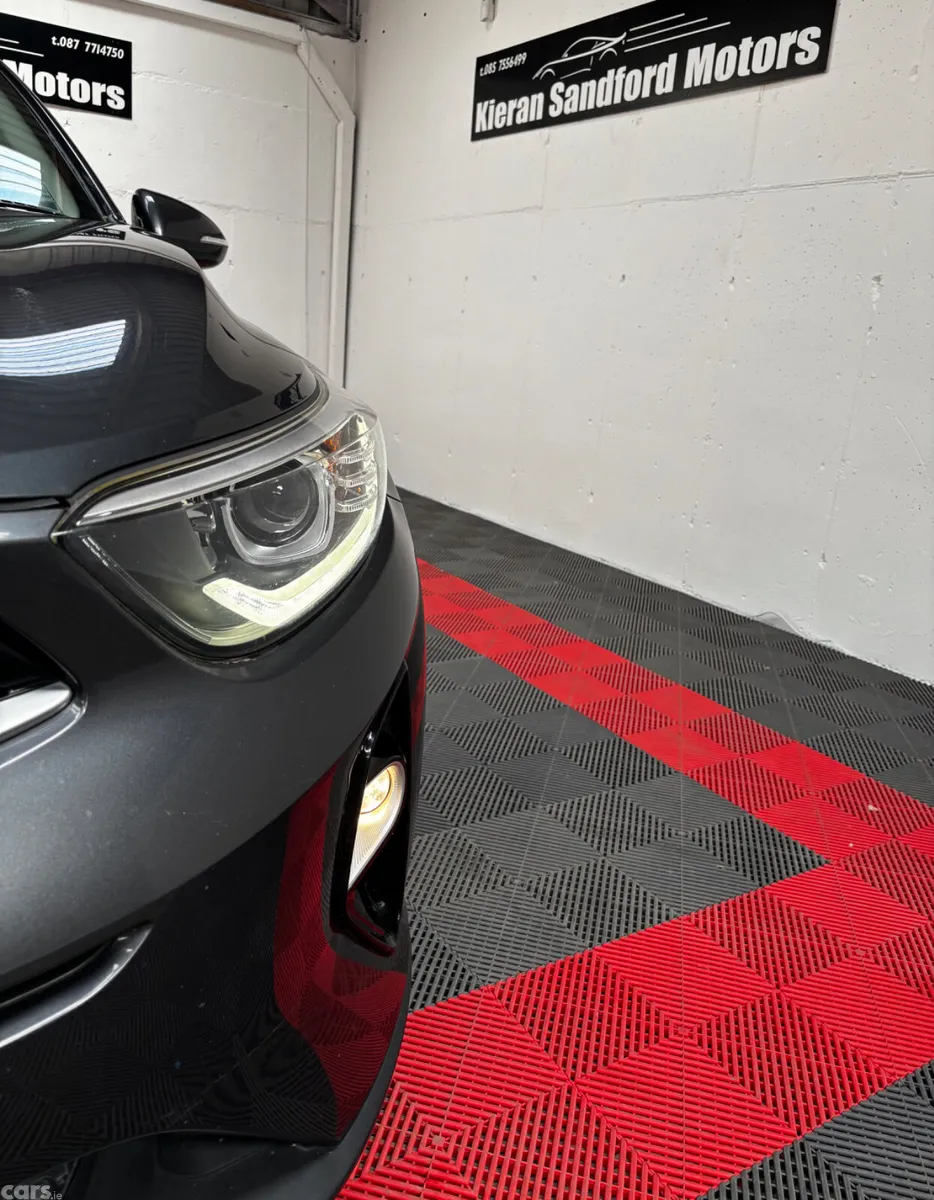 Kia Stonic Estate/Jeep, Diesel, 2018, Grey