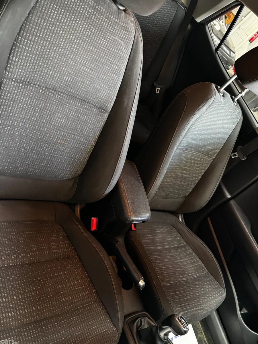 Kia Stonic Estate/Jeep, Diesel, 2018, Grey