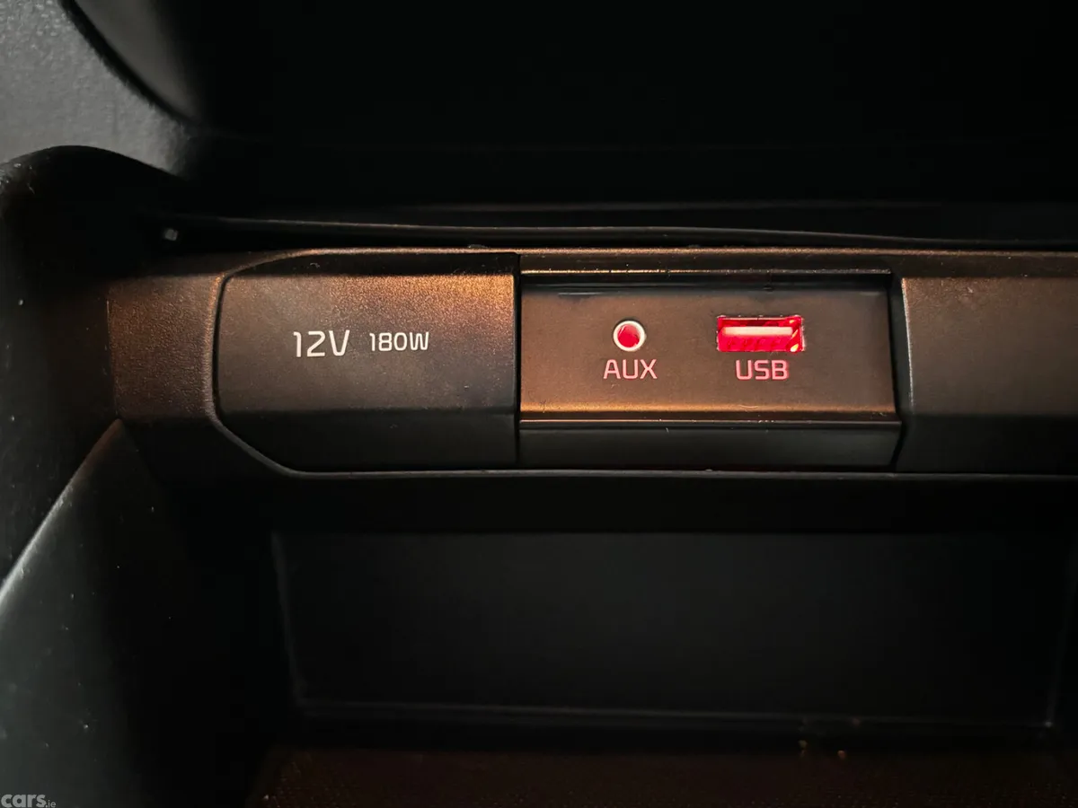 Kia Stonic Estate/Jeep, Diesel, 2018, Grey