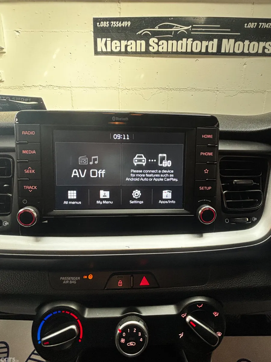 Kia Stonic Estate/Jeep, Diesel, 2018, Grey