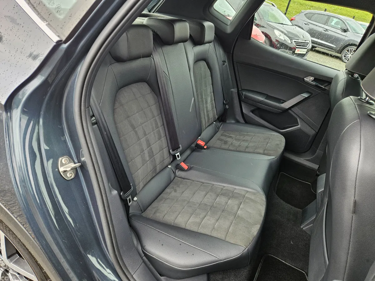 SEAT Arona SUV, Diesel, 2019, Grey
