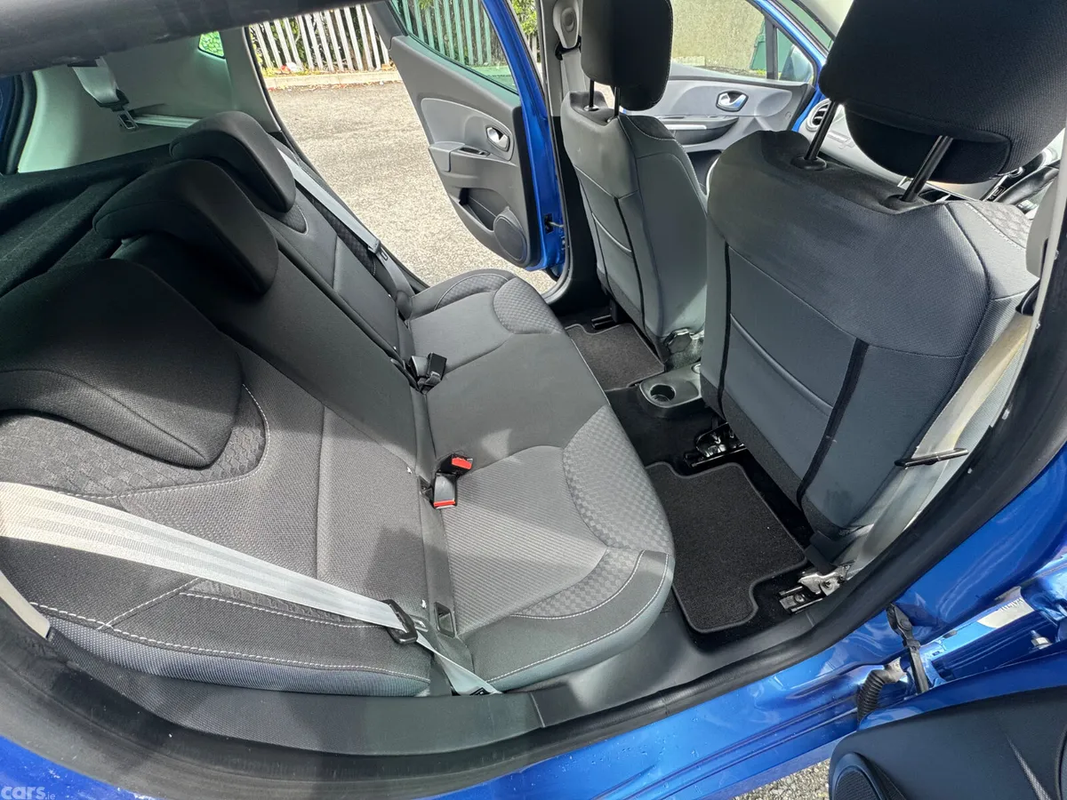 Renault Clio Hatchback, Petrol, 2015, Blue