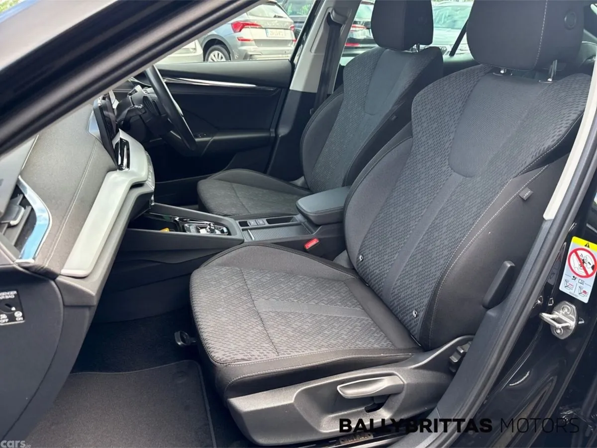 Skoda Octavia Saloon, Diesel, 2024, Black