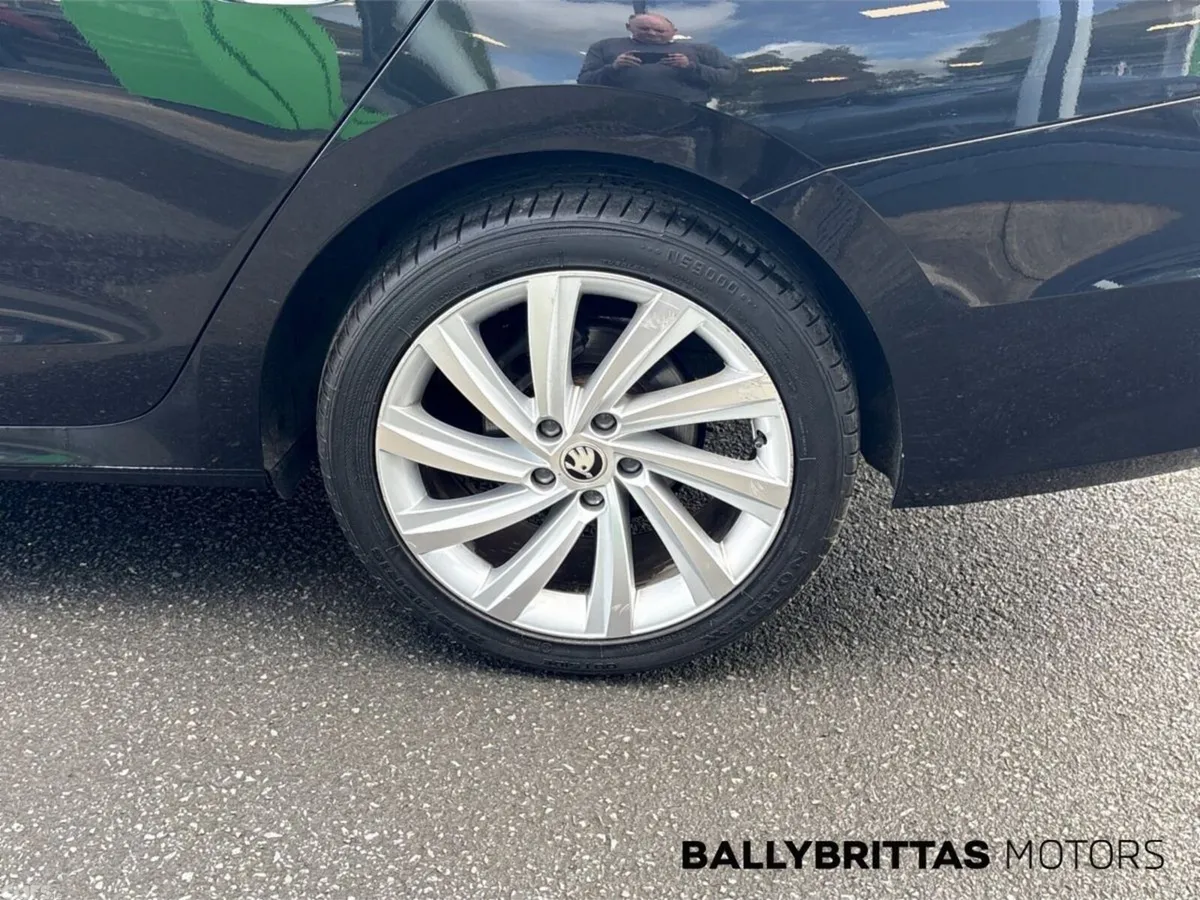 Skoda Octavia Saloon, Diesel, 2024, Black