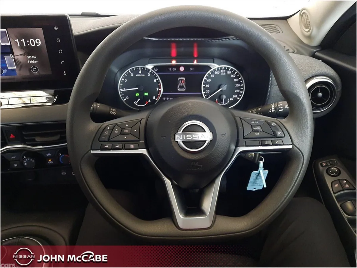 Nissan Juke MPV, Petrol, 2025, Black