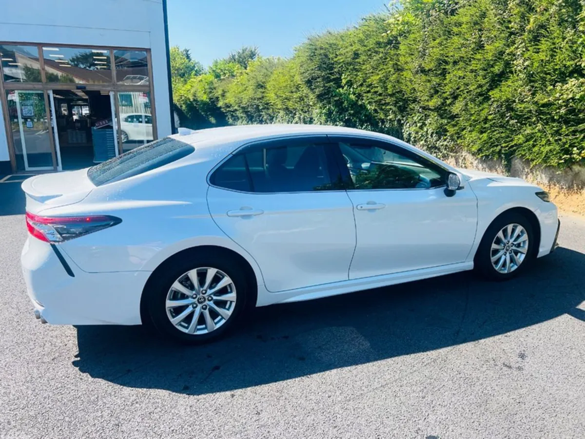 Toyota Camry Saloon, Petrol Hybrid, 2023, White