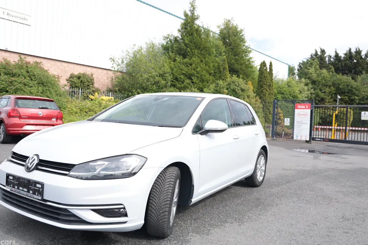 Volkswagen Golf Hatchback, Petrol, 2017, White