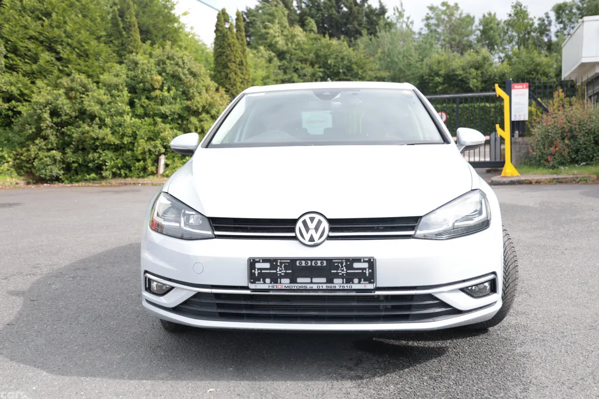 Volkswagen Golf Hatchback, Petrol, 2017, White