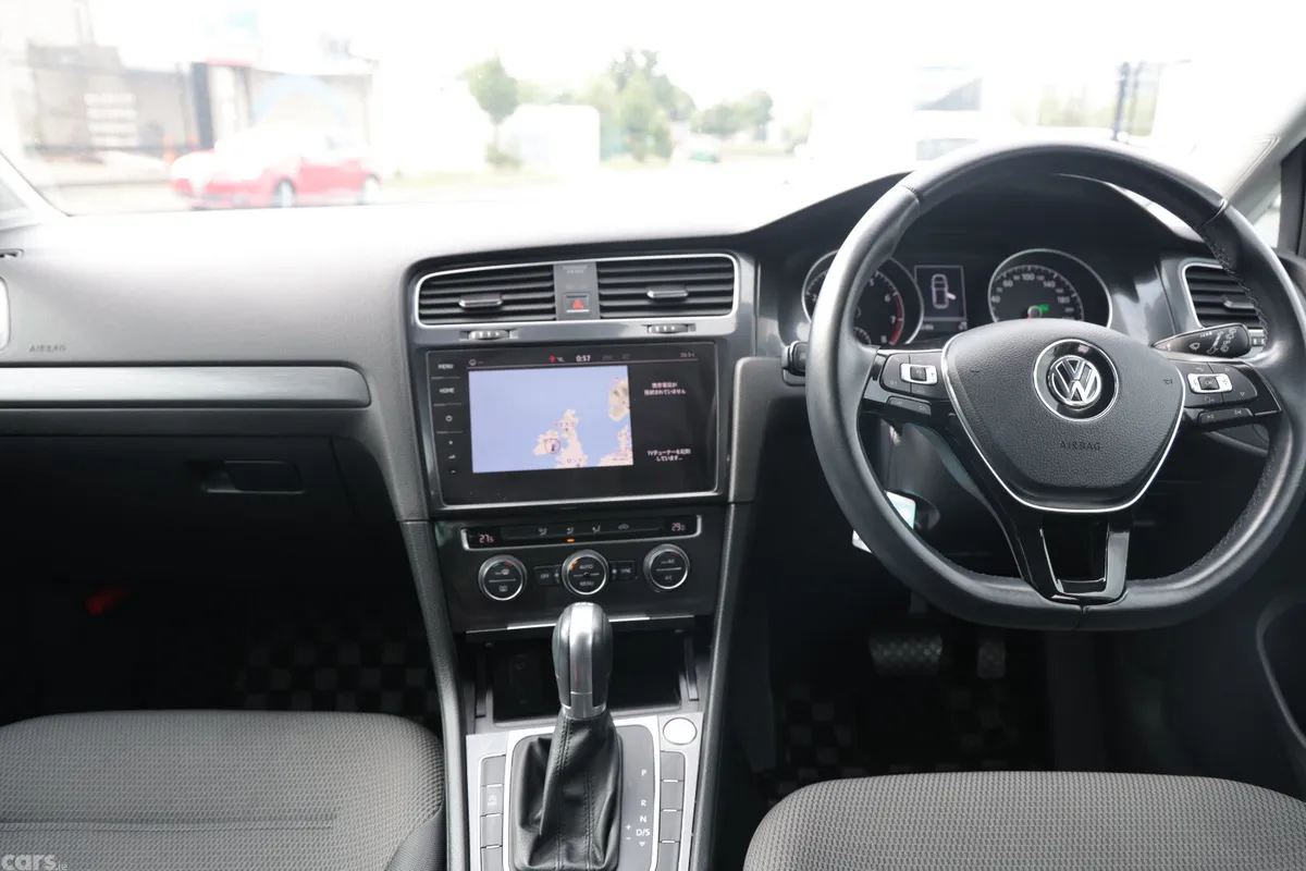 Volkswagen Golf Hatchback, Petrol, 2017, White