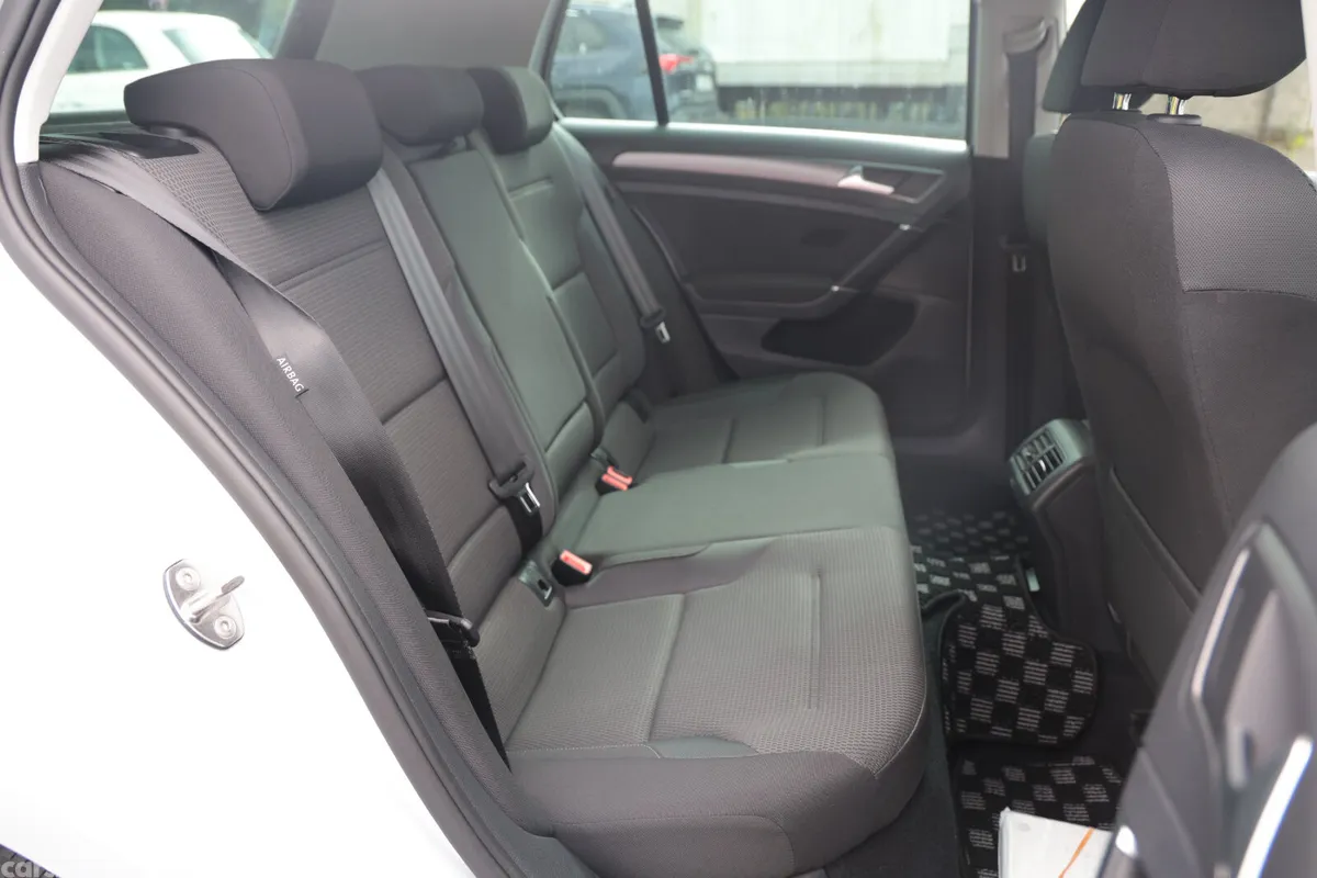 Volkswagen Golf Hatchback, Petrol, 2017, White