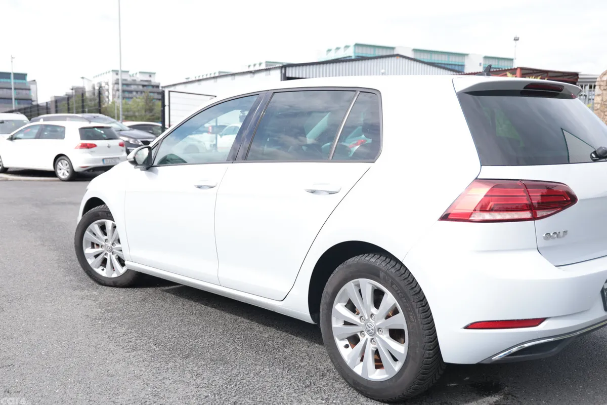 Volkswagen Golf Hatchback, Petrol, 2017, White