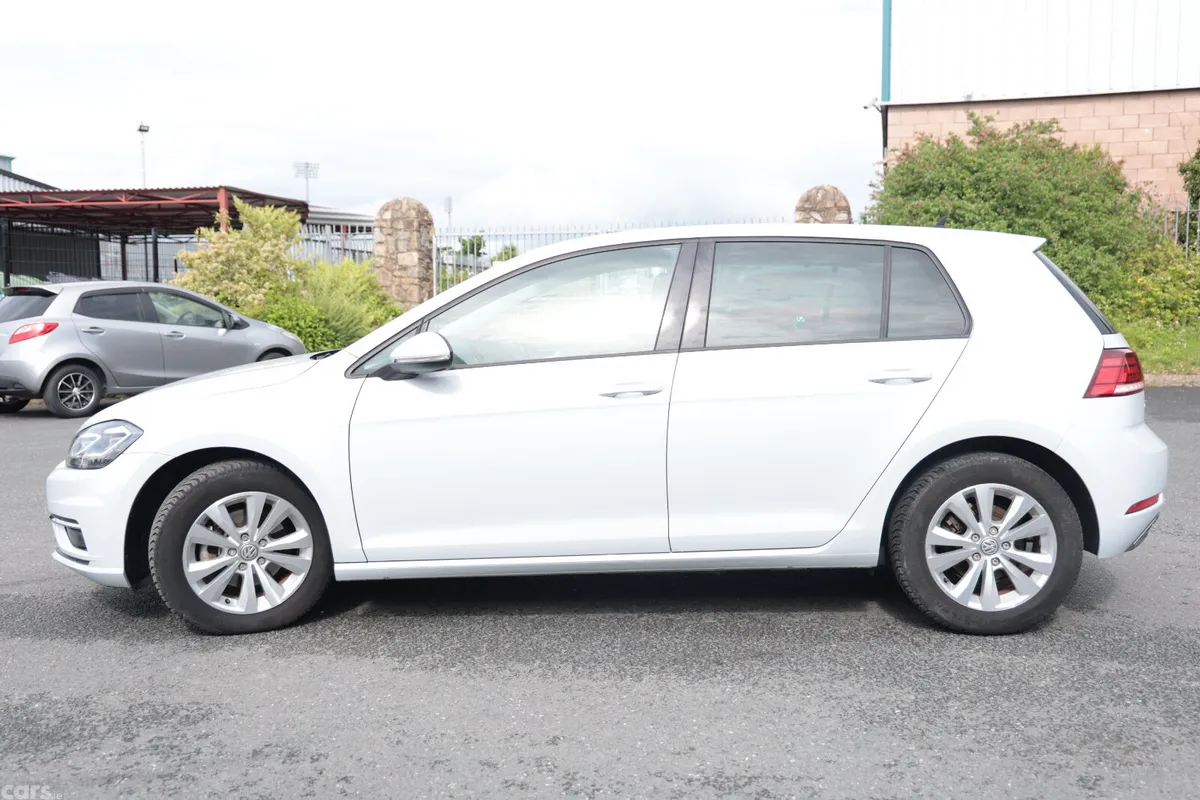 Volkswagen Golf Hatchback, Petrol, 2017, White