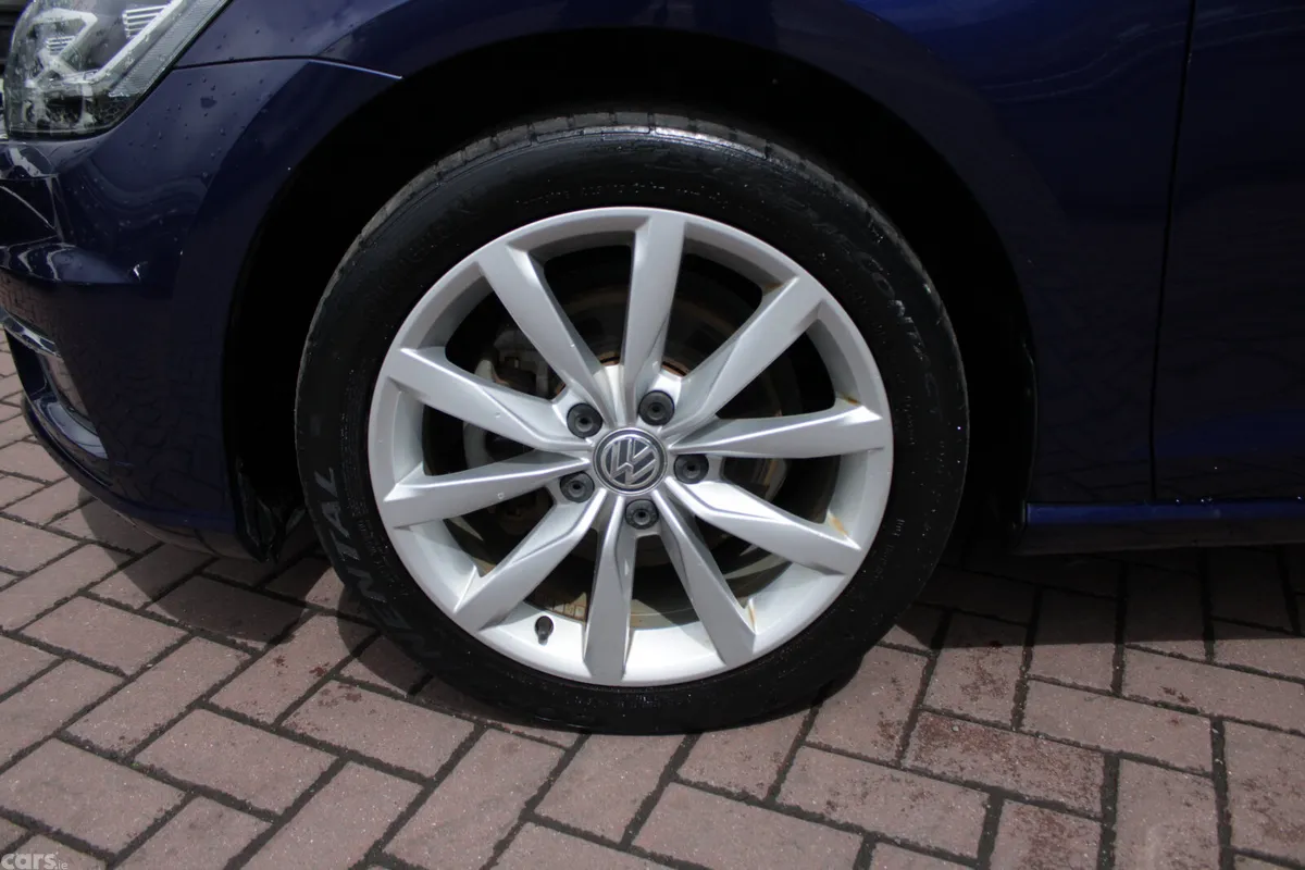 Volkswagen Golf Estate, Petrol, 2019, Blue