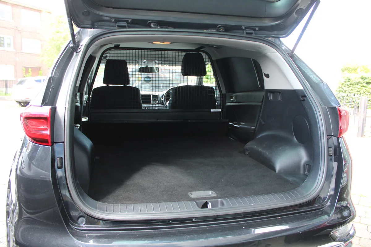Kia Sportage SUV, Diesel Hybrid, 2022, Black