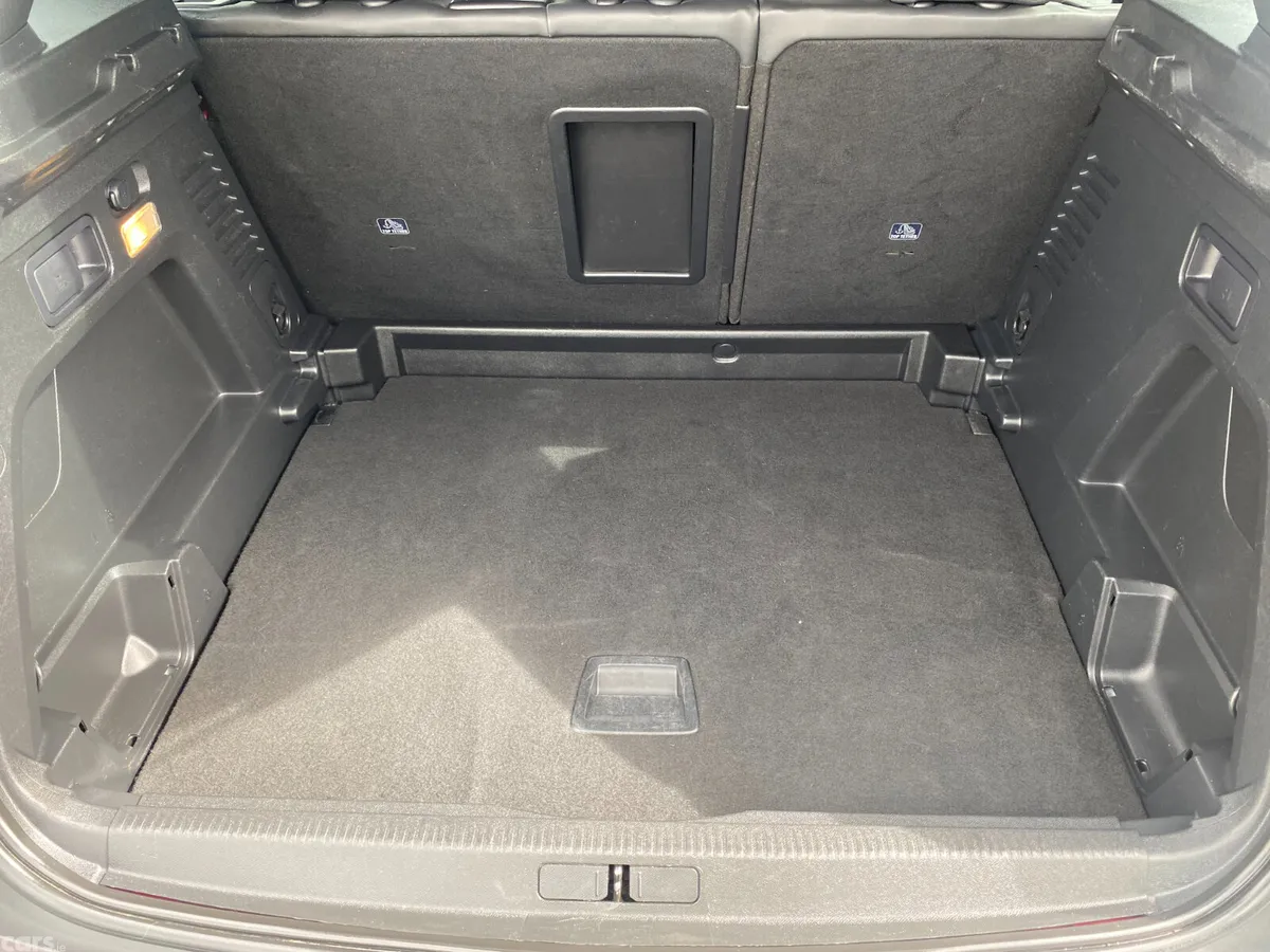 Peugeot 3008 MPV, Diesel, 2023, Red
