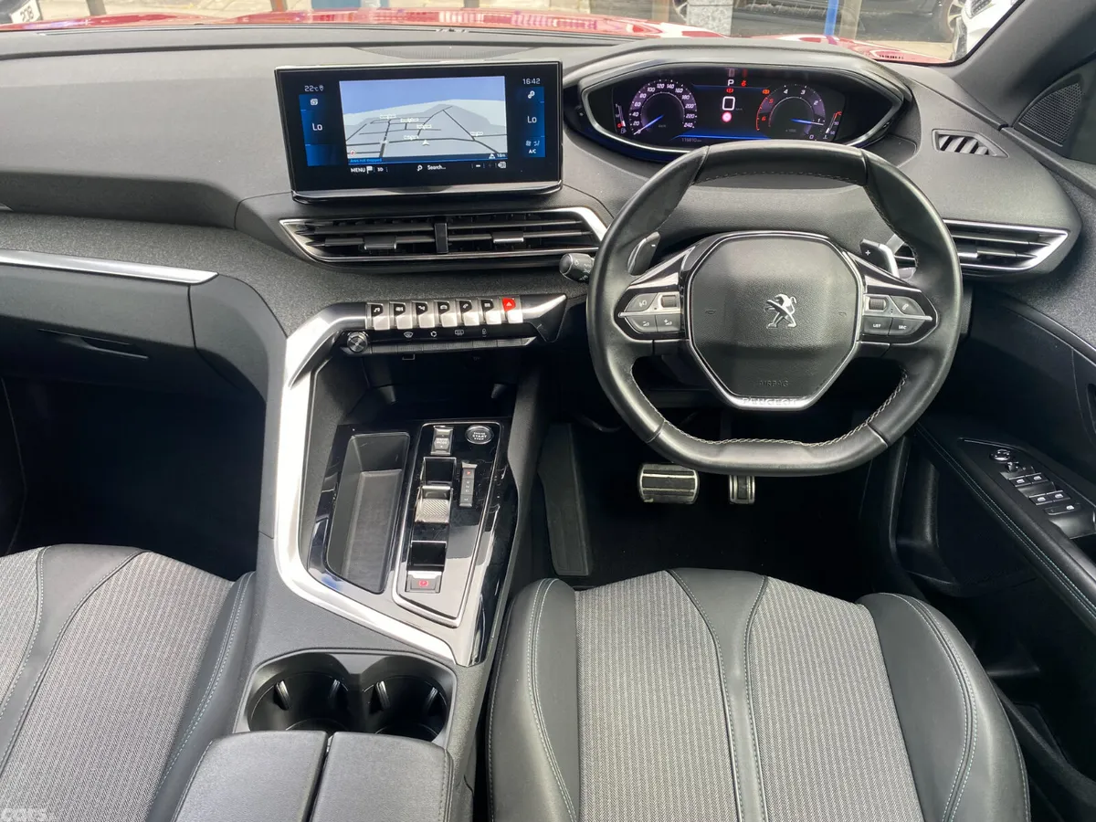 Peugeot 3008 MPV, Diesel, 2023, Red