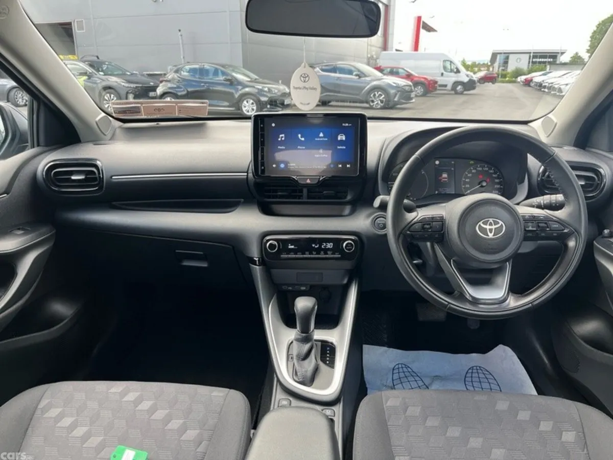 Toyota Yaris Hatchback, Petrol Hybrid, 2024, Grey