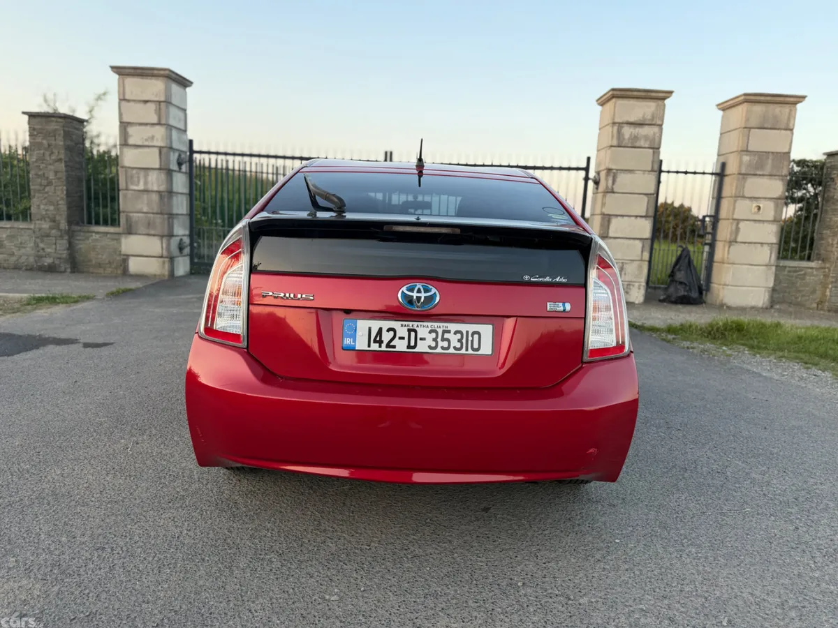 Toyota Prius Saloon, Petrol Hybrid, 2014, Red