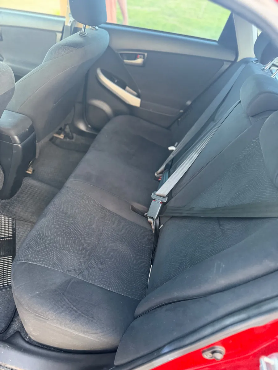 Toyota Prius Saloon, Petrol Hybrid, 2014, Red