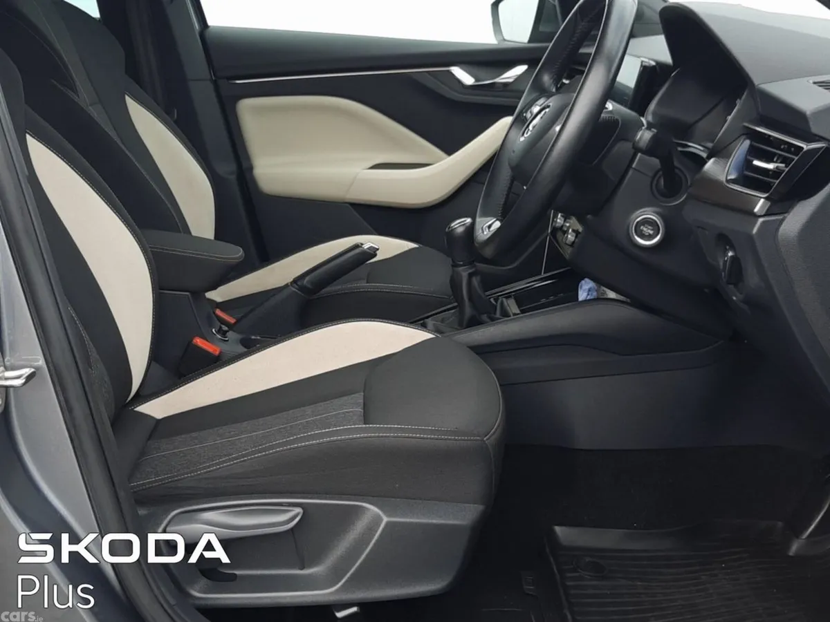 Skoda Kamiq Hatchback, Petrol, 2023, Grey