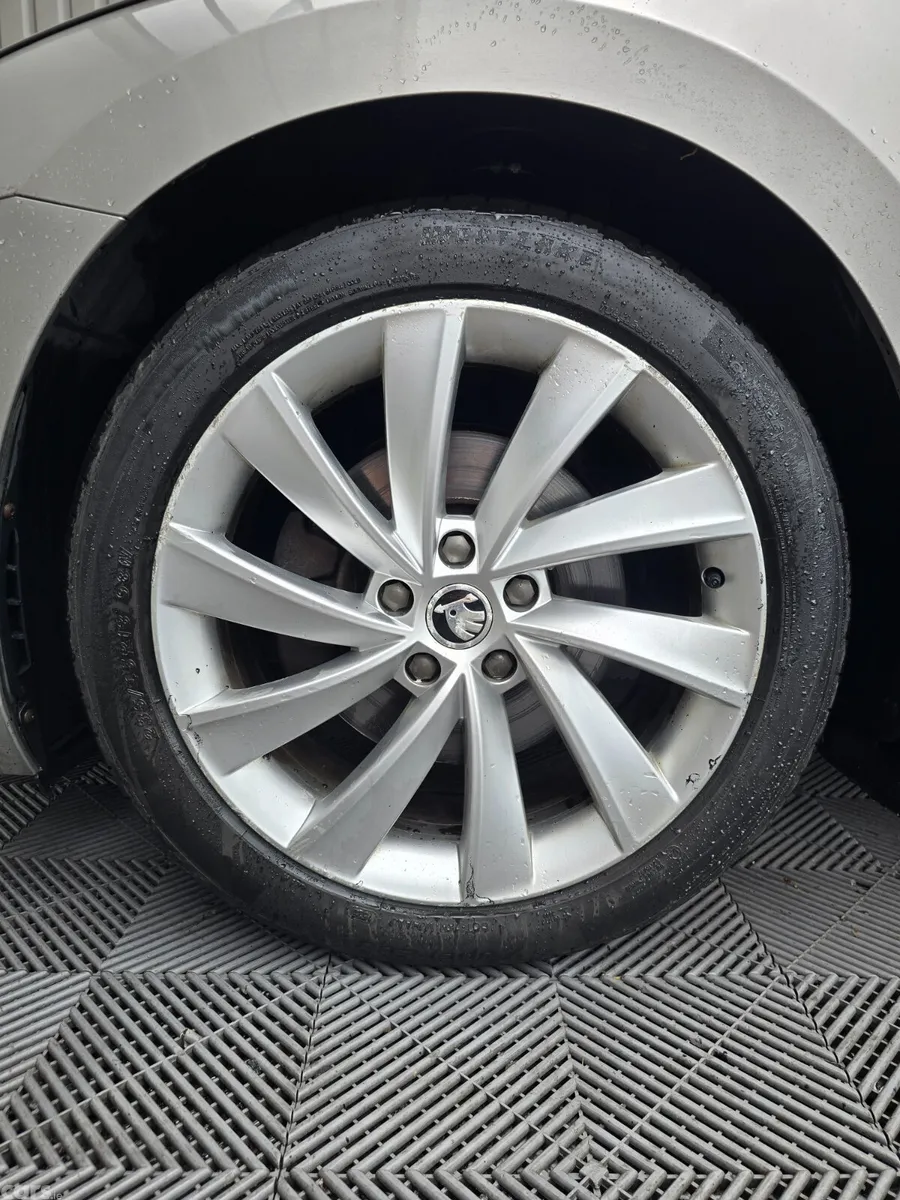 Skoda Superb Estate, Diesel, 2018, Grey