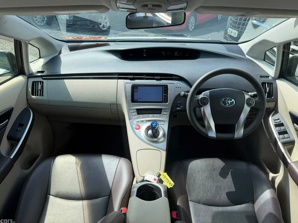 Toyota Prius Hatchback, Petrol Hybrid, 2014, White