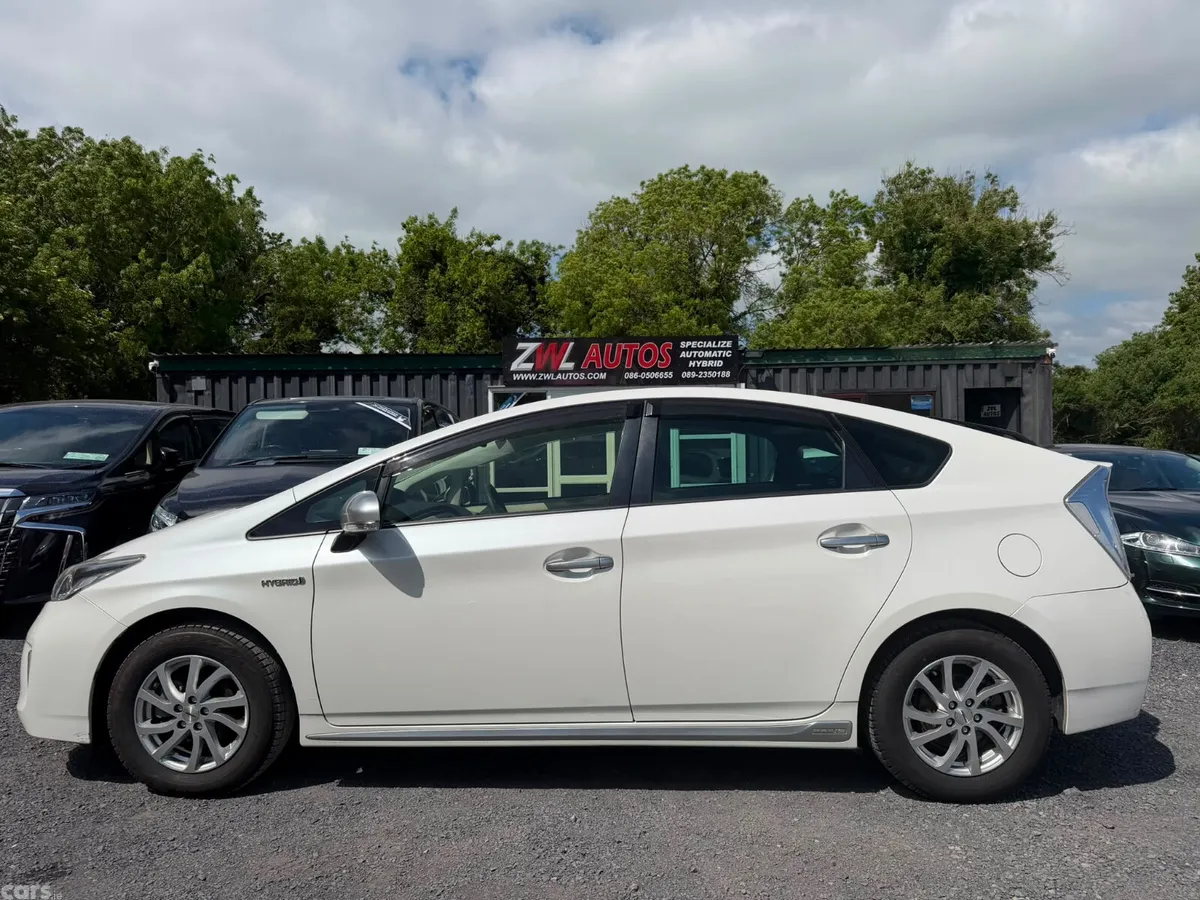 Toyota Prius Hatchback, Petrol Hybrid, 2014, White