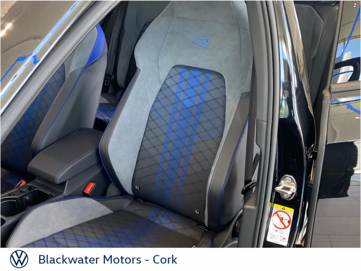 Volkswagen Golf Hatchback, Petrol, 2027, Black