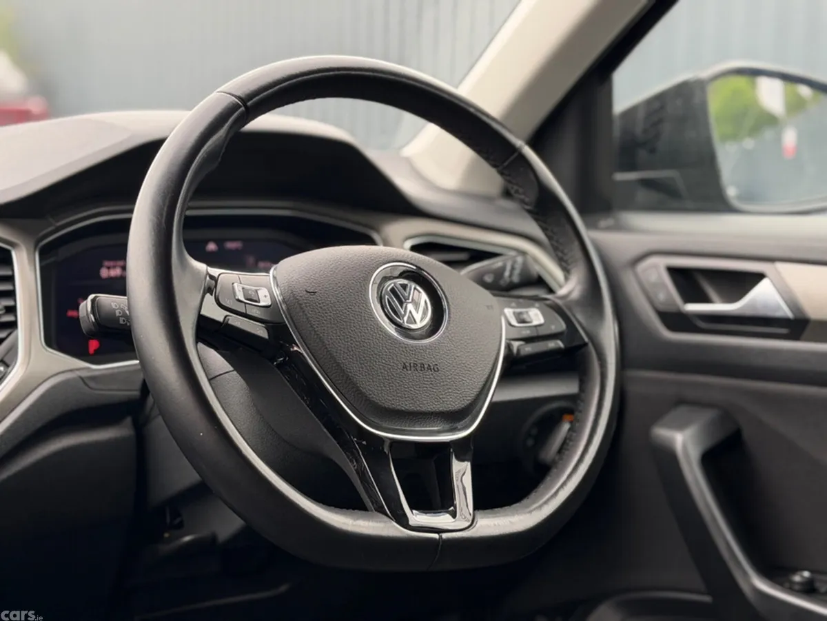 Volkswagen T-Roc SUV, Diesel, 2021, Black