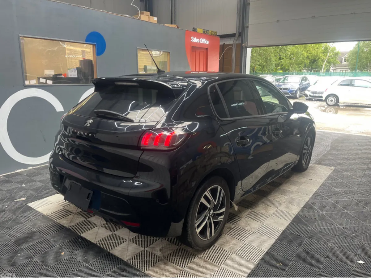 Peugeot 208 Hatchback, Petrol, 2021, Black