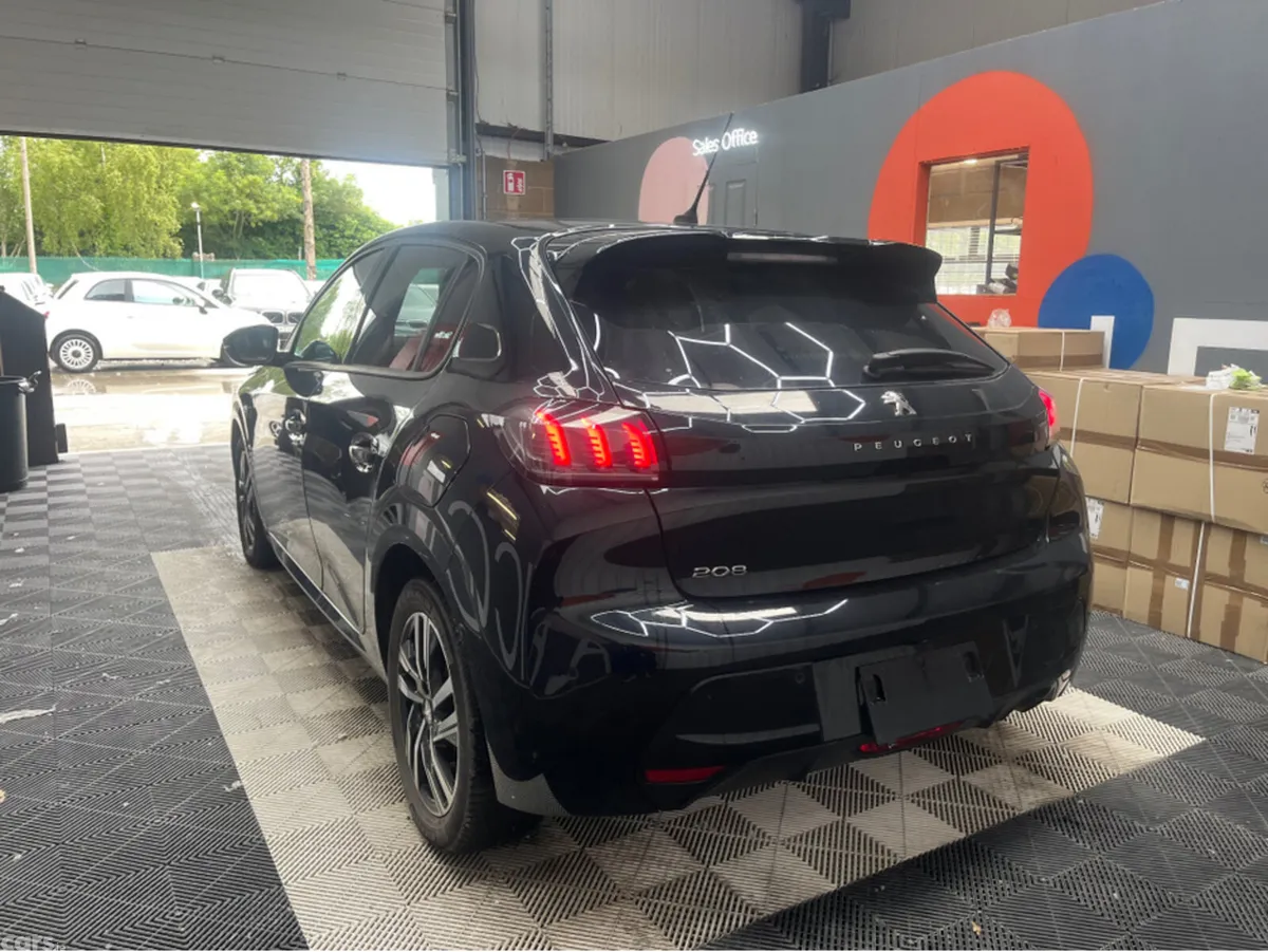 Peugeot 208 Hatchback, Petrol, 2021, Black