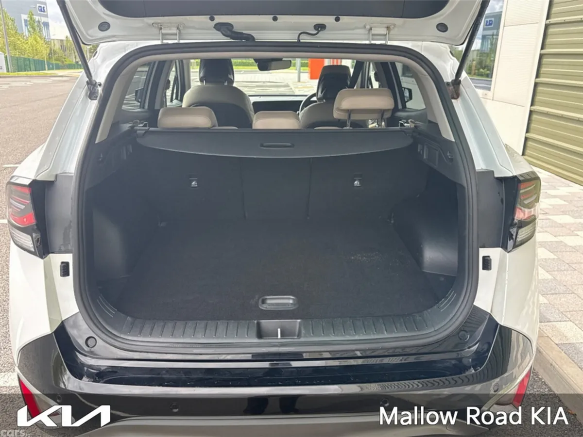 Kia Sportage MPV, Diesel, 2023, White