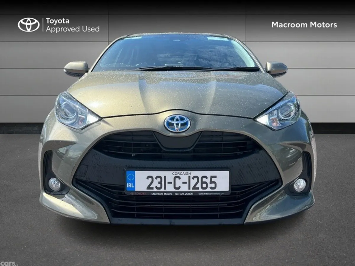 Toyota Yaris Hatchback, Petrol Hybrid, 2023, Bronze