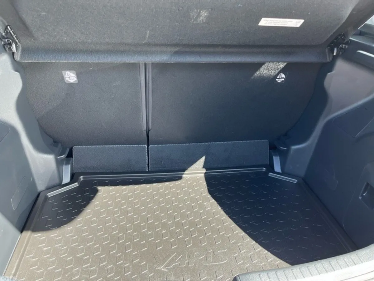 Toyota Yaris Hatchback, Petrol Hybrid, 2023, Bronze