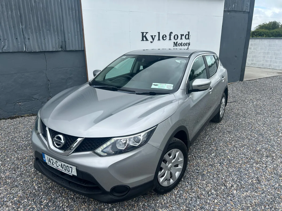 Nissan Qashqai Hatchback, Diesel, 2014, Silver