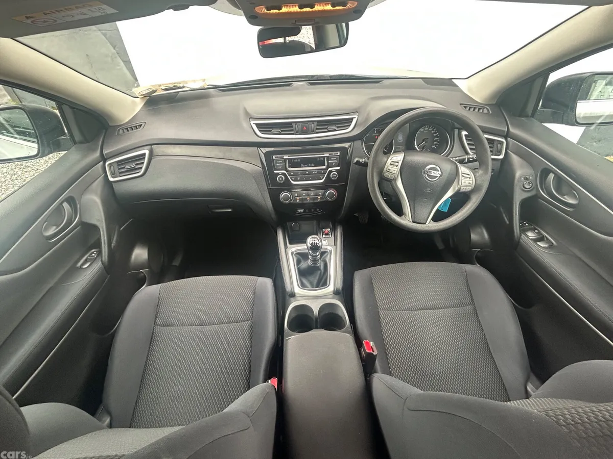 Nissan Qashqai Hatchback, Diesel, 2014, Silver