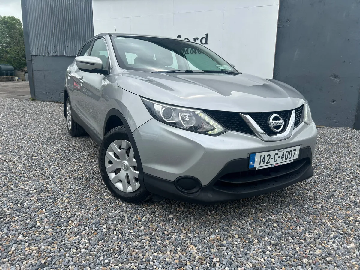 Nissan Qashqai Hatchback, Diesel, 2014, Silver