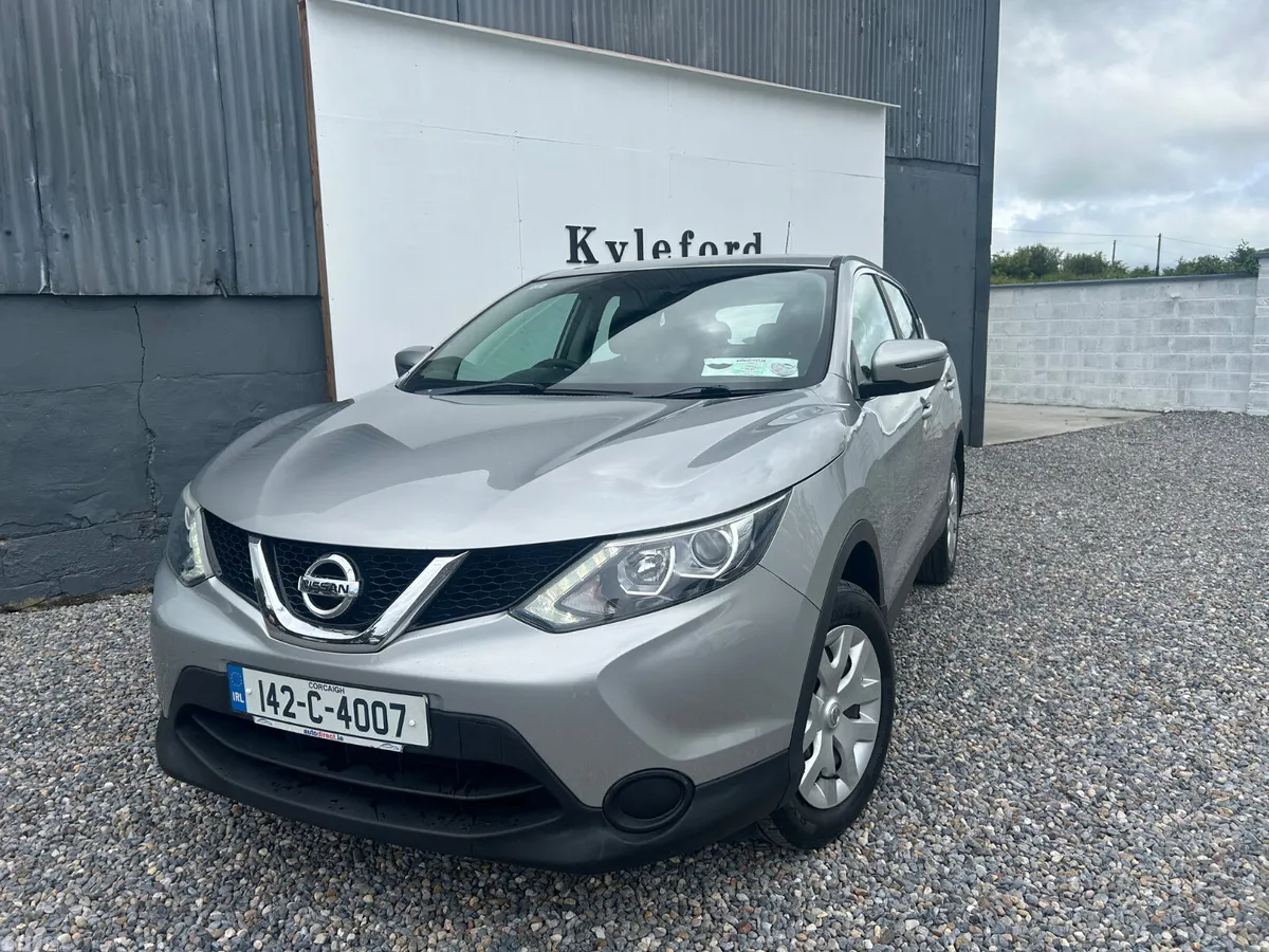 Nissan Qashqai Hatchback, Diesel, 2014, Silver