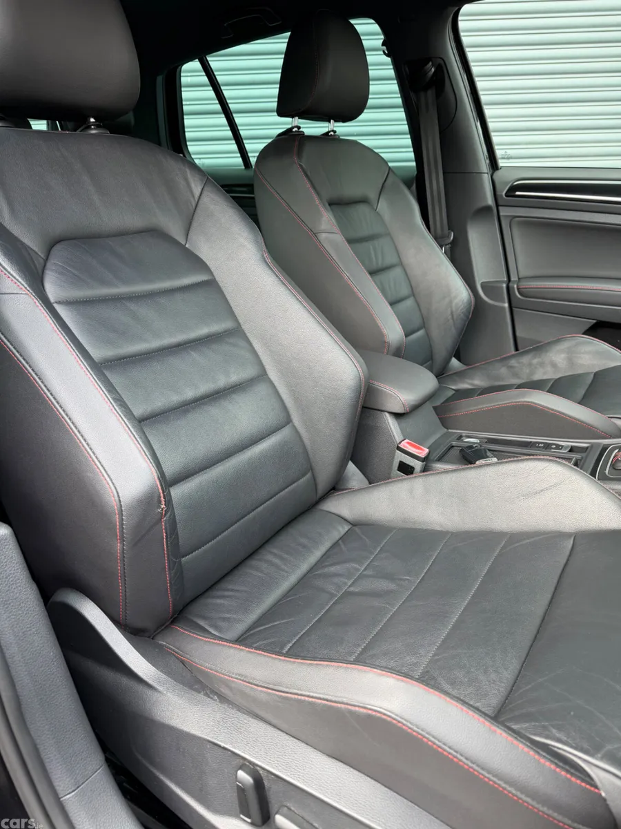 Volkswagen Golf Hatchback, Petrol, 2014, Black
