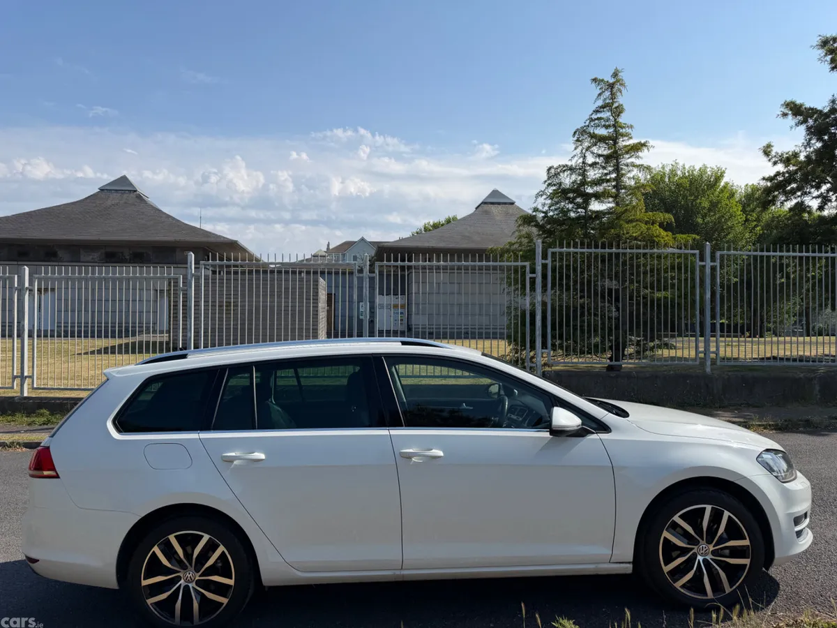 Volkswagen Golf Estate, Petrol, 2017, White