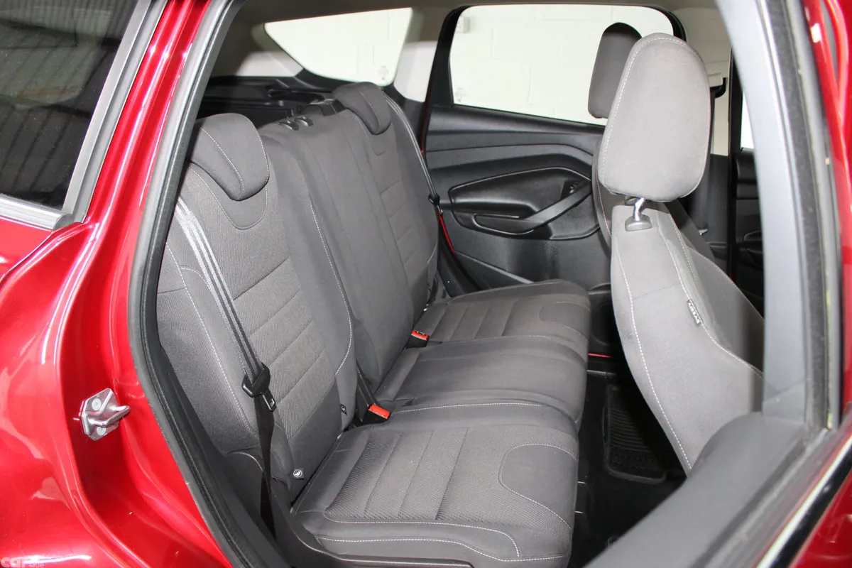Ford Kuga SUV, Diesel, 2015, Red