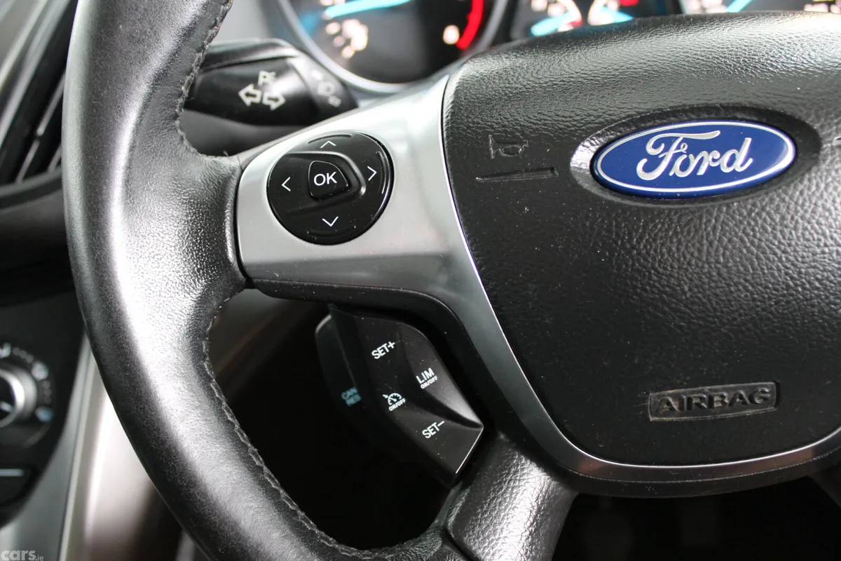 Ford Kuga SUV, Diesel, 2015, Red