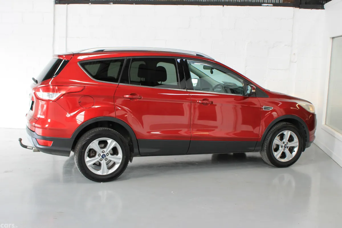 Ford Kuga SUV, Diesel, 2015, Red