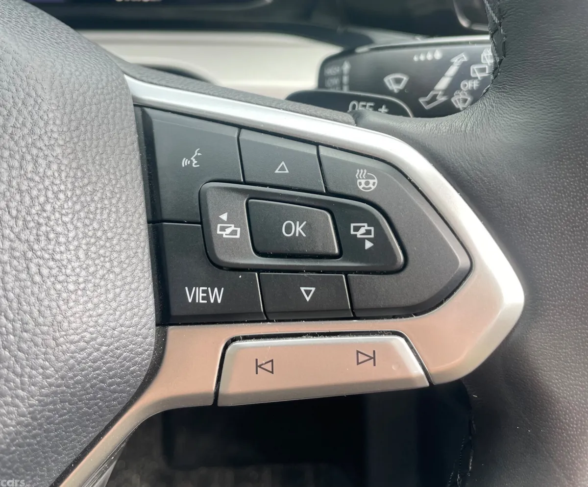 Volkswagen Golf Hatchback, Diesel, 2022, Yellow