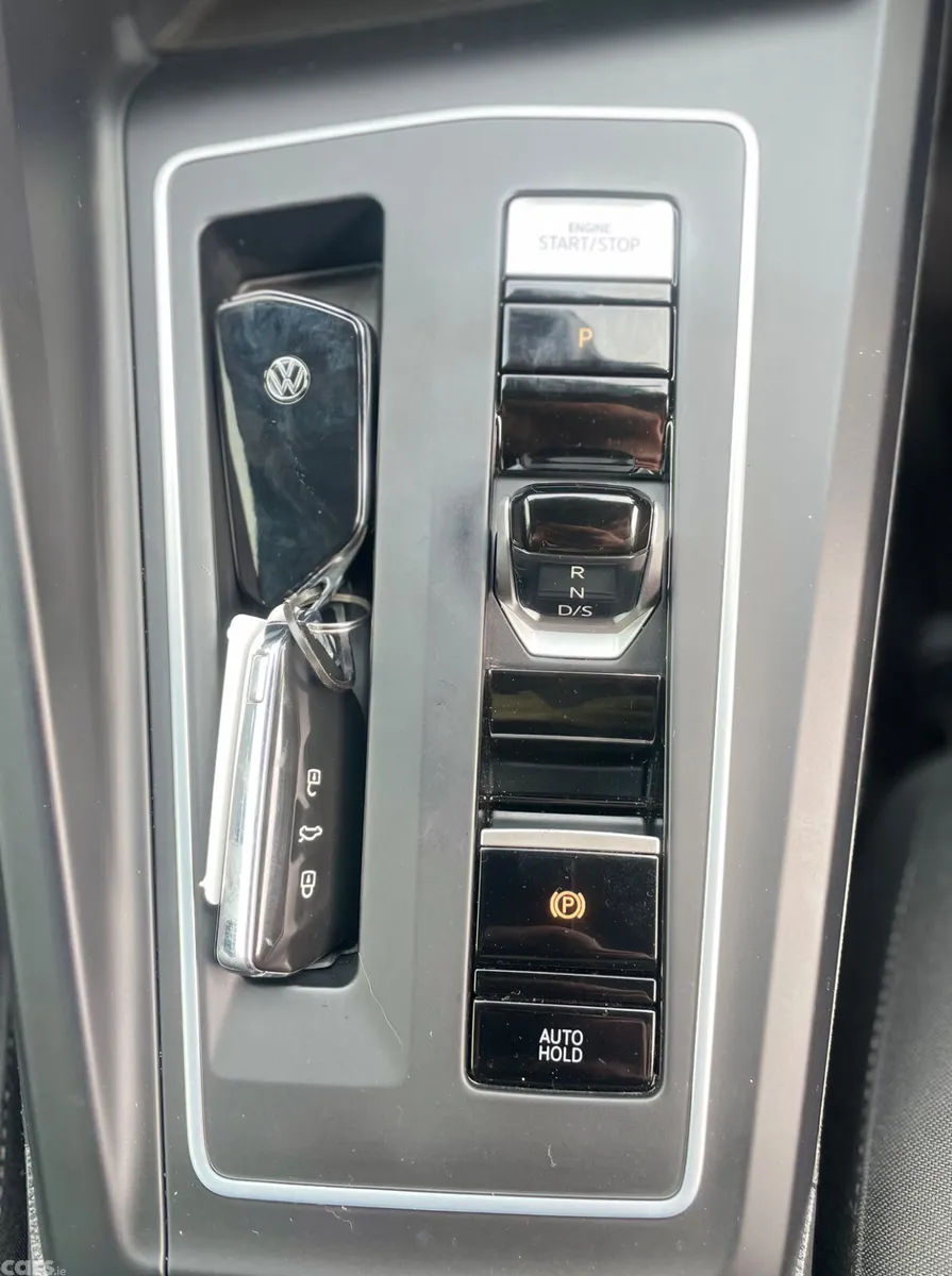 Volkswagen Golf Hatchback, Diesel, 2022, Yellow