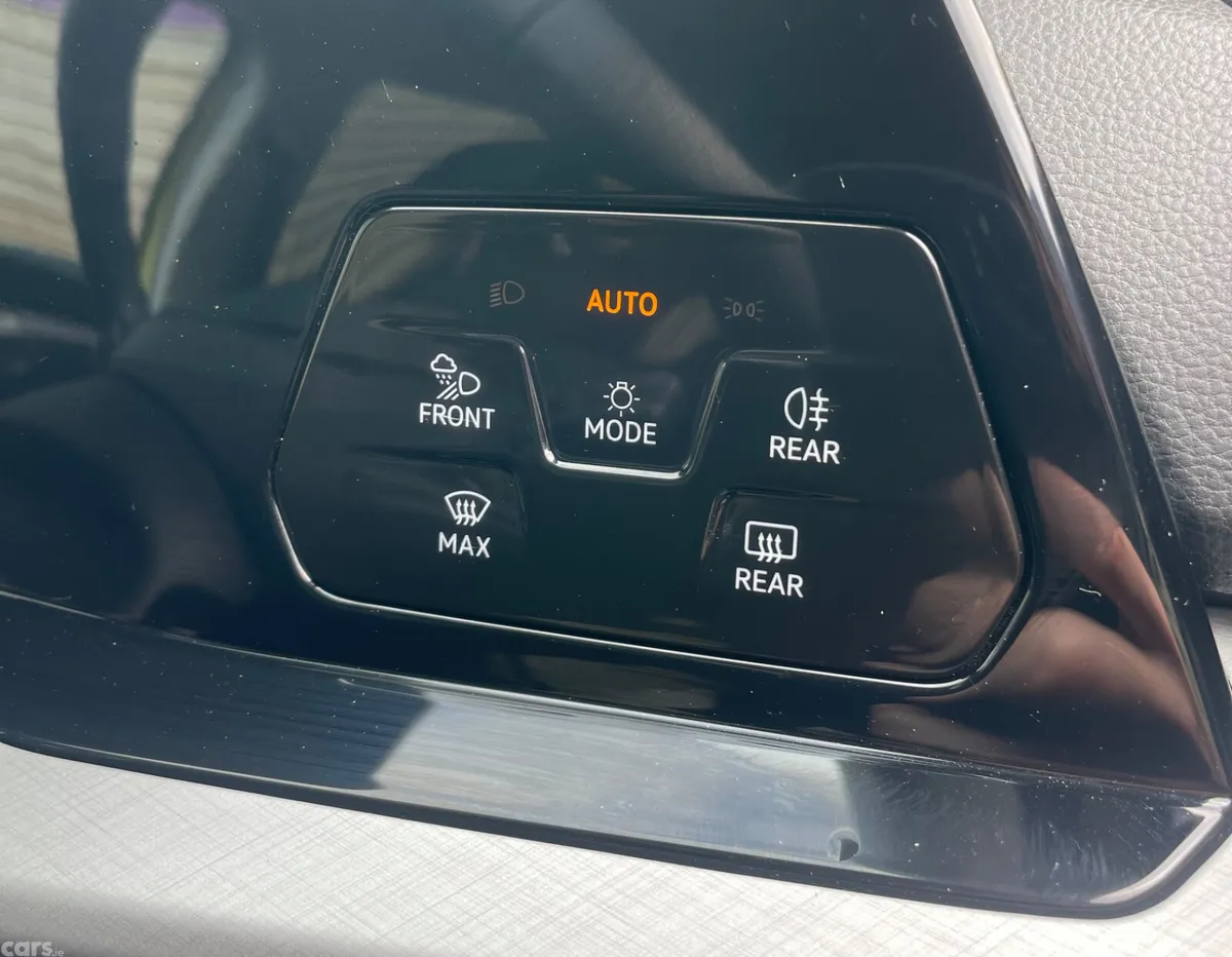 Volkswagen Golf Hatchback, Diesel, 2022, Yellow
