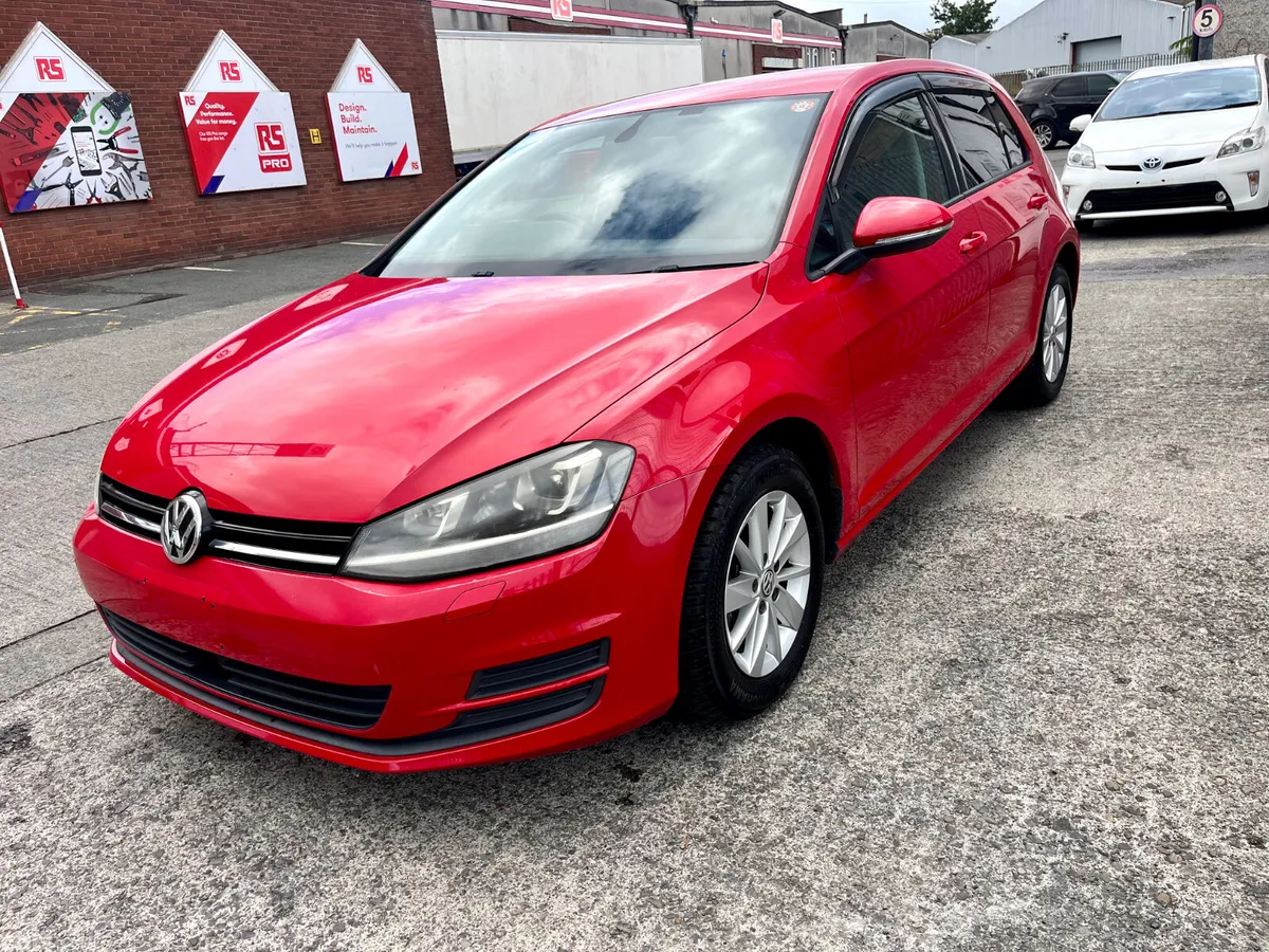 Volkswagen Golf Hatchback, Petrol, 2016, Red
