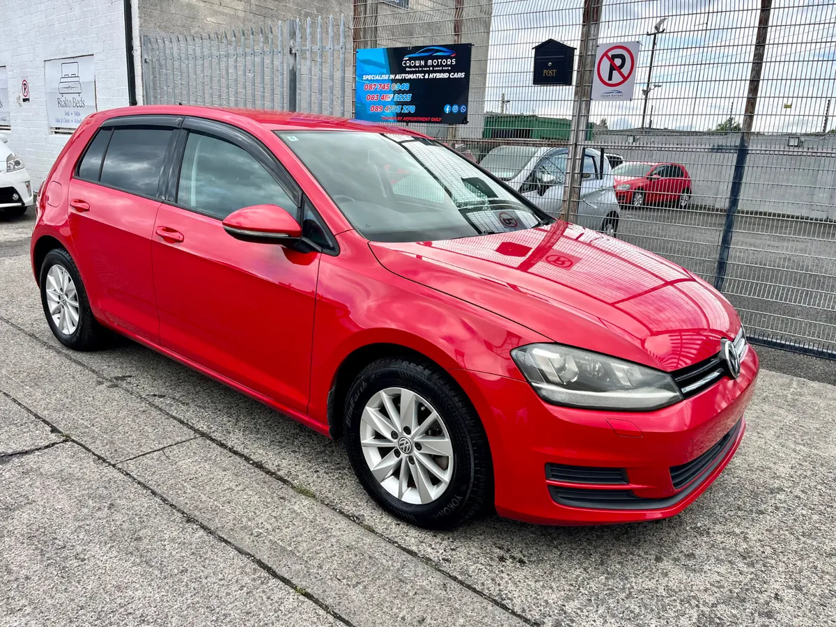 Volkswagen Golf Hatchback, Petrol, 2016, Red